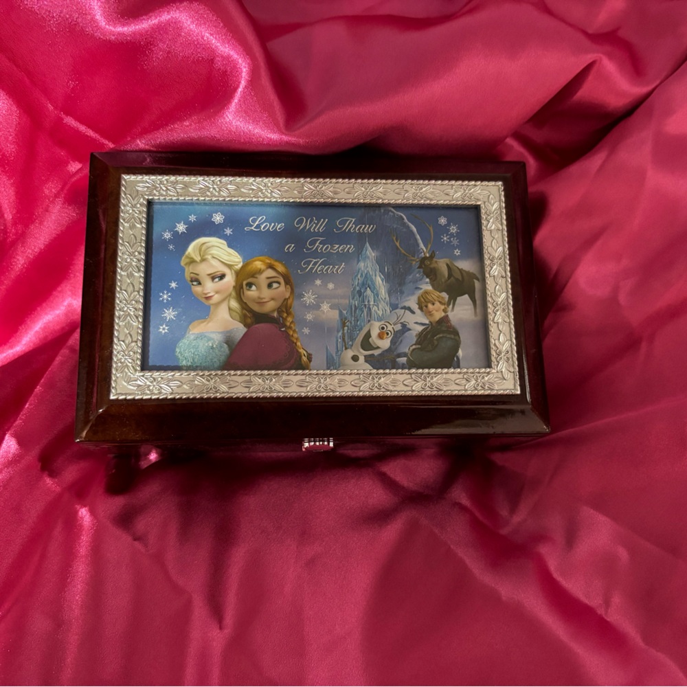 The Bradford Exchange Frozen Jewelry Box - Pink and Silver